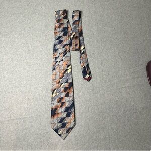 Courchevel All Silk Geometric Pattern Necktie Made in Italy Men's Accessory